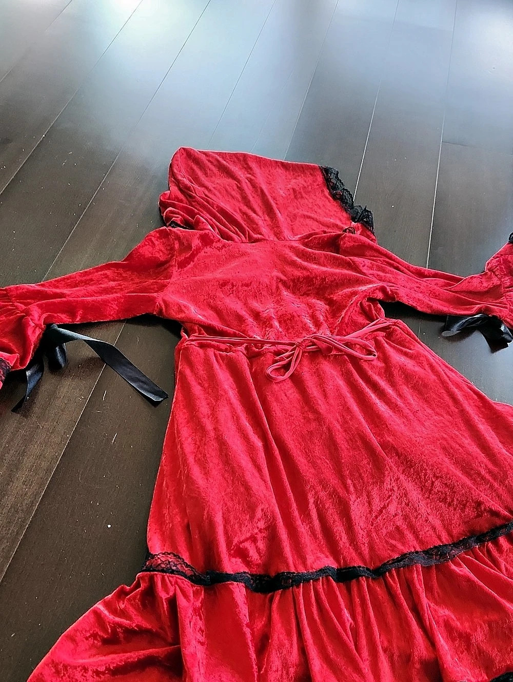 Red Hooded Halloween Costume - Picture 12 of 12
